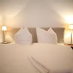 Brilliant 3*